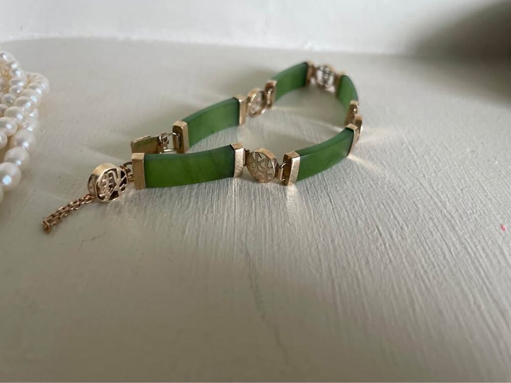 Vintage Green Jade and Gold Link Bracelet